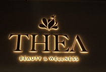 So sánh bảng Mica và bảng Alu – Nên chọn loại nào cho biển hiệu quảng cáo?